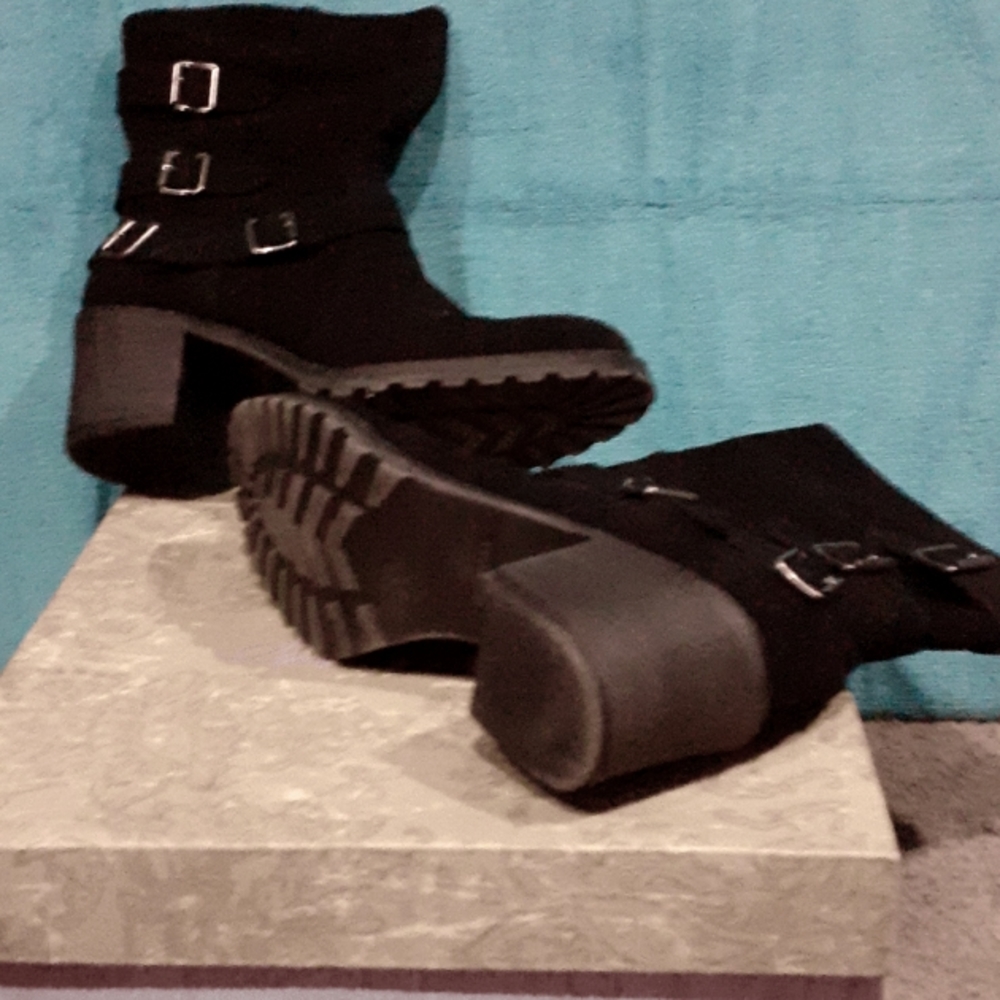 Womens black suede like boots.